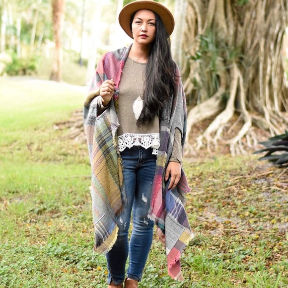 The House Of Gentry Tops - Fuchsia Plaid Ruana
